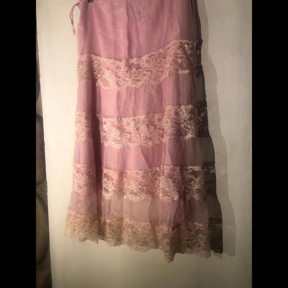 Vintage pink lace below the knee skirt - Picture 2 of 4